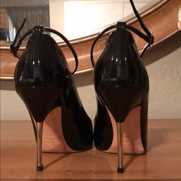 Giuseppe Zanotti Vernice stiletto ankle strap peep toe patent leather pumps. - Picture 8 of 11